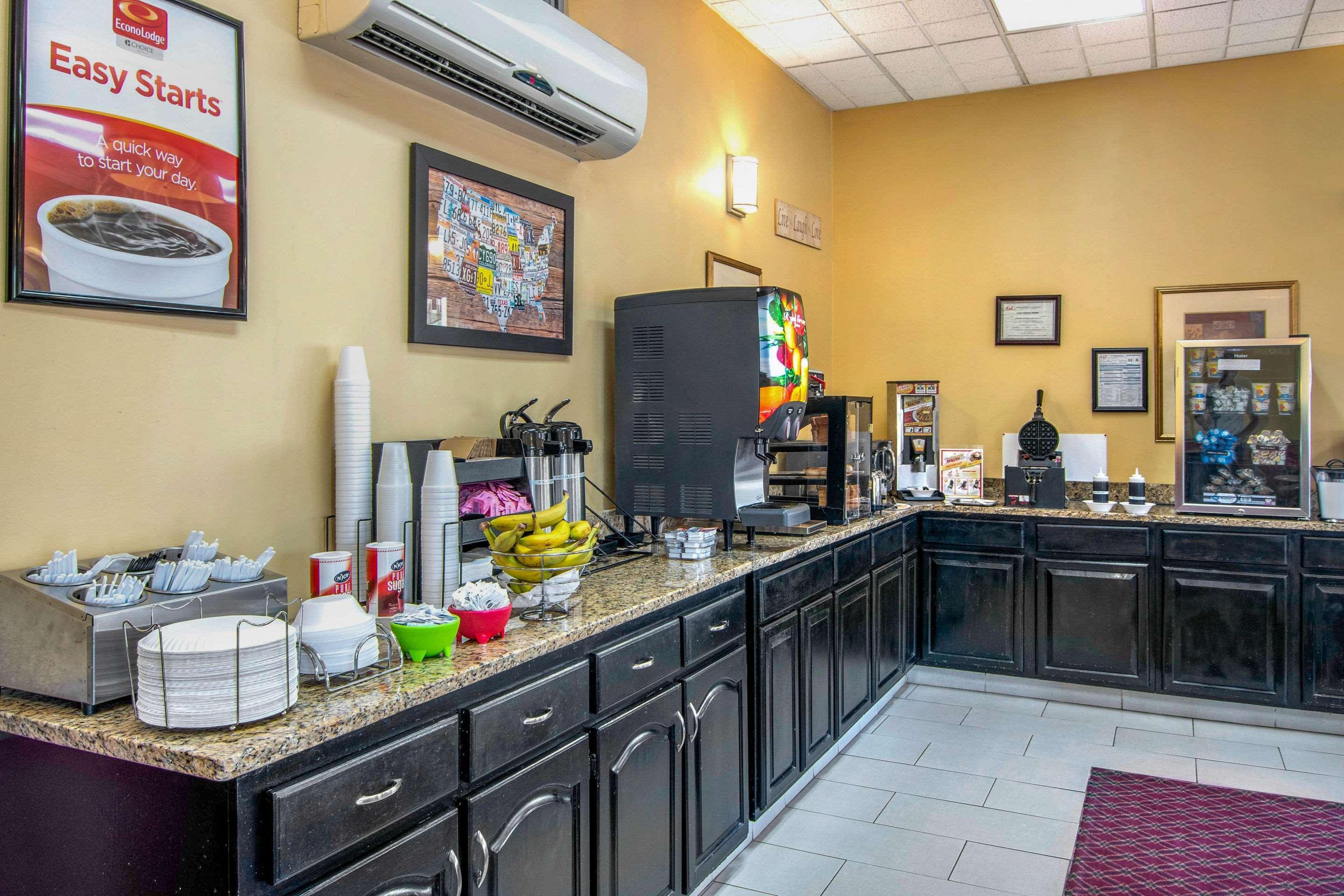 Econo Lodge Inn & Suites Fort Oglethorpe Екстериор снимка