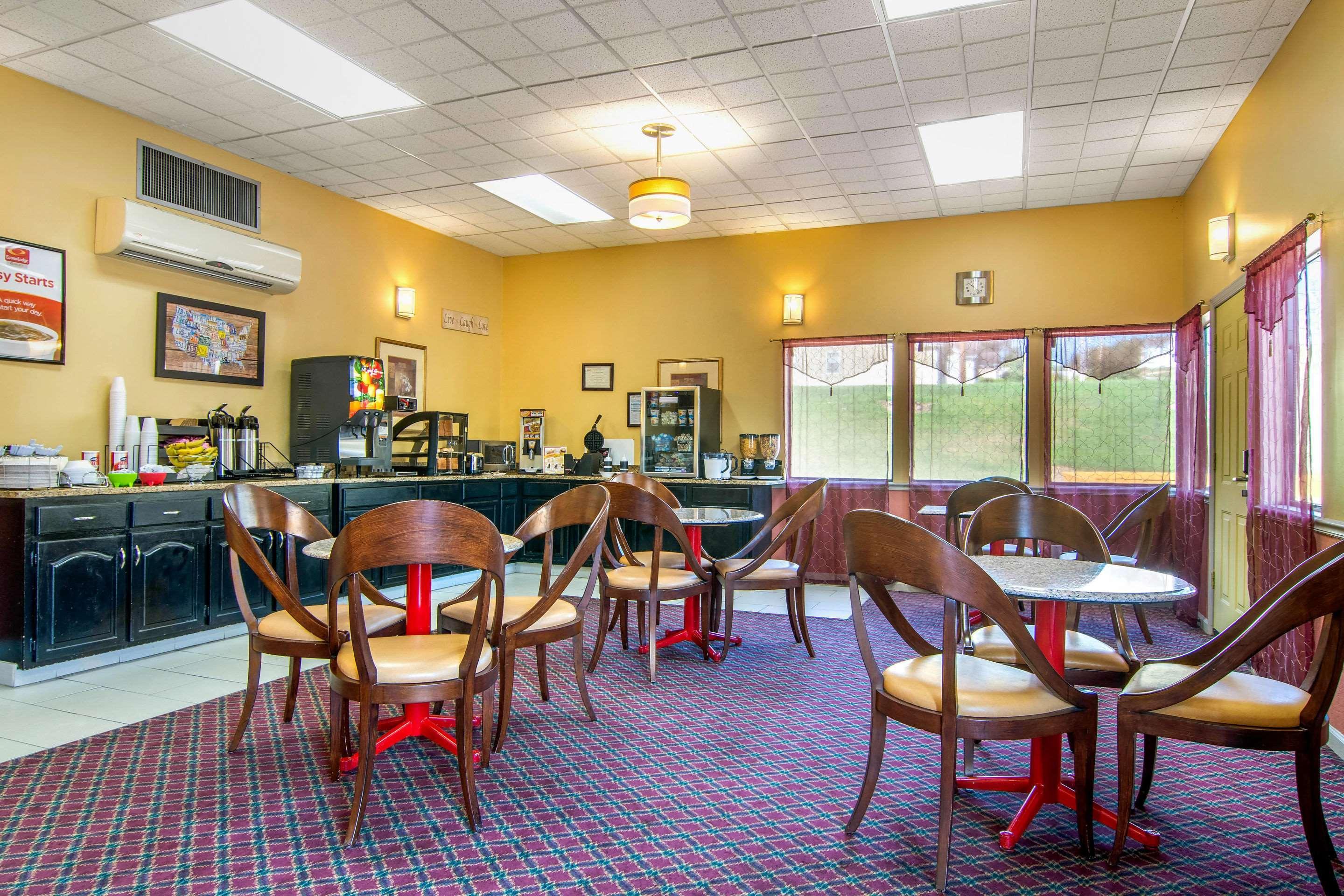 Econo Lodge Inn & Suites Fort Oglethorpe Екстериор снимка