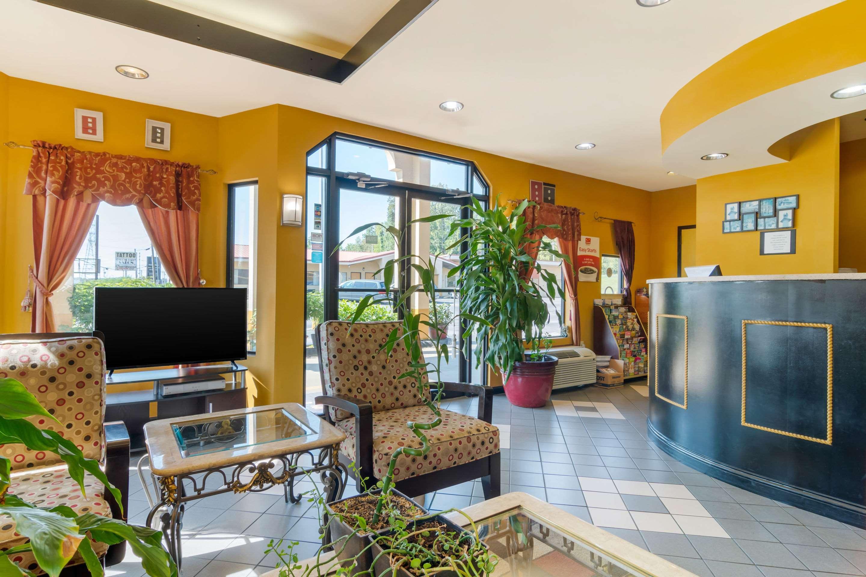 Econo Lodge Inn & Suites Fort Oglethorpe Екстериор снимка
