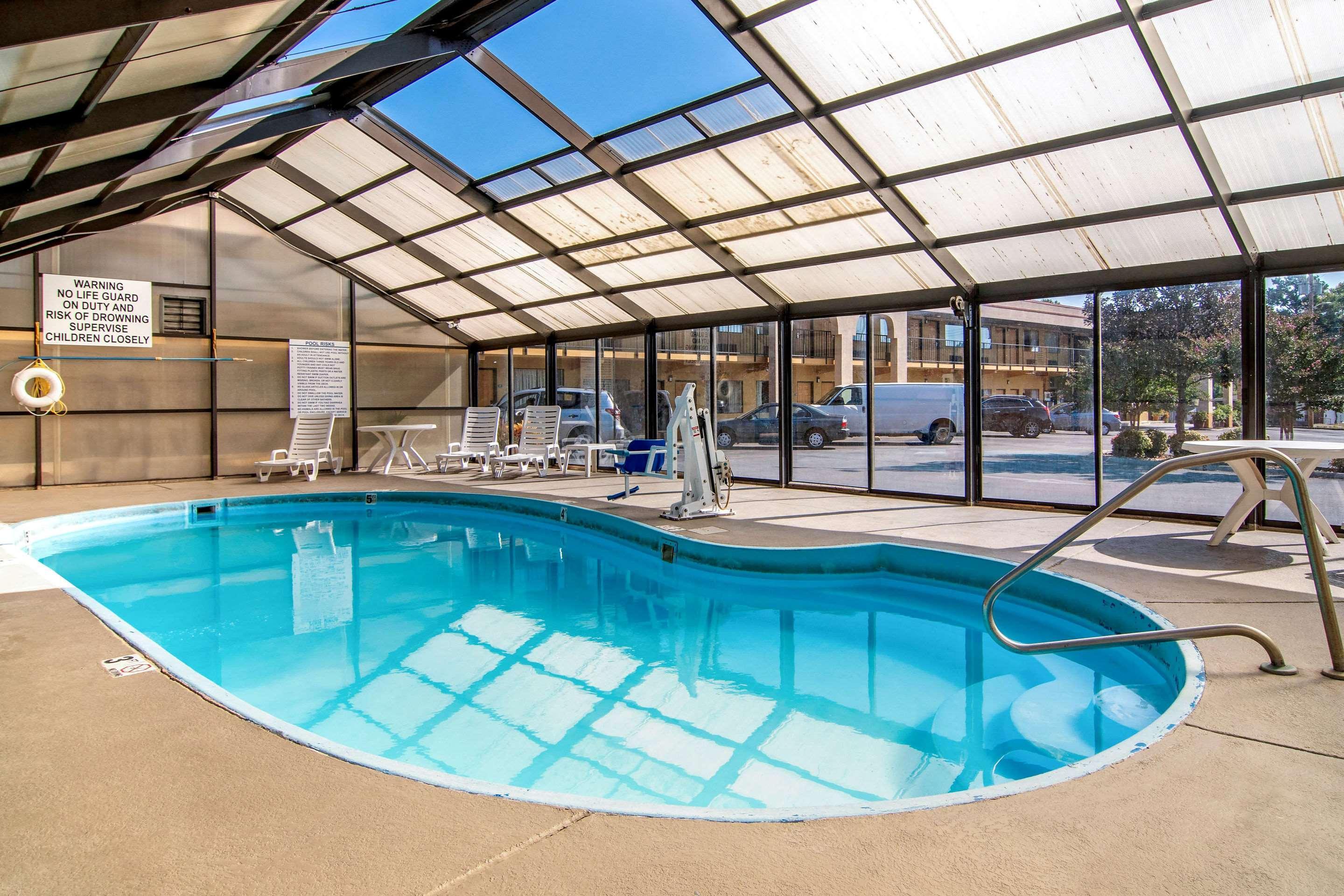 Econo Lodge Inn & Suites Fort Oglethorpe Екстериор снимка