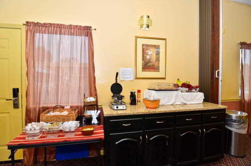 Econo Lodge Inn & Suites Fort Oglethorpe Екстериор снимка