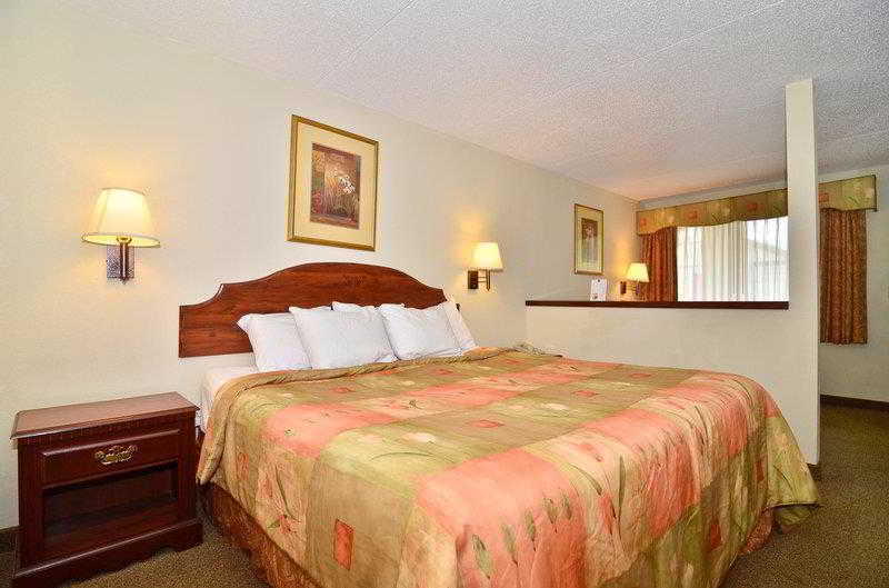 Econo Lodge Inn & Suites Fort Oglethorpe Екстериор снимка